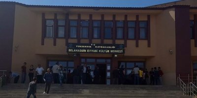 Tiyatro oyunu ertelendi