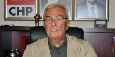 Deniz Baykal Türkiye'ye döndü