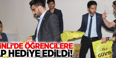 Şemdinli’de öğrencilere kitap hediye edildi