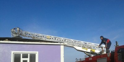 Van'da iki evde şüpheli yangın