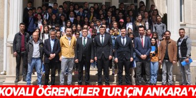 Yüksekovalı öğrenciler tur için Ankara'ya gitti