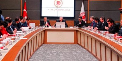 Uyum yasaları komisyondan geçti