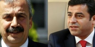 Mahkeme heyeti salonu terk etti