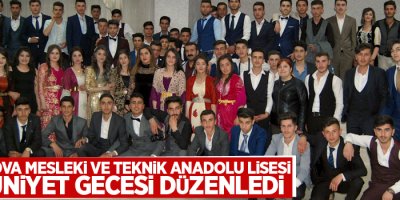 Yüksekova Mesleki ve Teknik Anadolu lisesi mezuniyet gecesi düzenledi