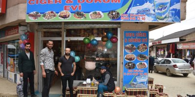 Yüksekova’da “Urfa Ciğer ve Dürüm Evi” salonu açıldı