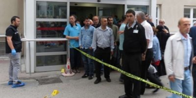 Hastane önünde silahlı saldırı: 2 ölü