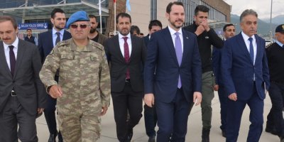 Bakan Albayrak Yüksekova'da