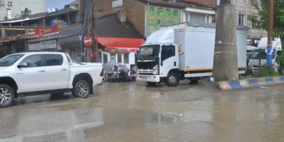 Yağış hayatı olumsuz etkiledi