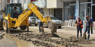 Yüksekova’da elektrik telleri yer altına alınıyor