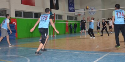 Yüksekova'da voleybol turnuvası