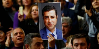 Demirtaş'ın tahliyesi için AYM'ye başvuru