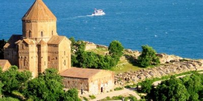 Akdamar adası tatlı suya kavuşuyor