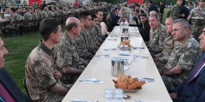 Genelkurmay Başkanı Akar, Yüksekova'daydı