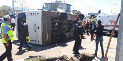 Askeri araç ile polis aracı çarpıştı: 18 yaralı