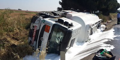 Yolcu otobüsü ile yakıt tankeri çarpıştı: 10 yaralı