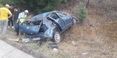 Yağmurda kayan otomobil takla attı: 5 yaralı