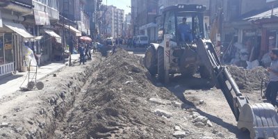 Yüksekova'da alt yapı çalışmaları devam ediyor