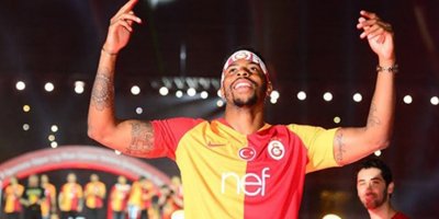 Galatasaray, Donk'un sözleşmesini uzattı