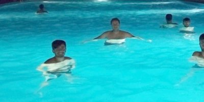 Çukurca’da gece yarısı havuz keyfi