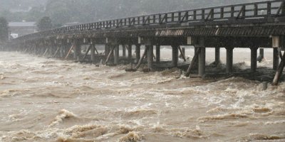 Japonya’da sel felaketi: 15 ölü