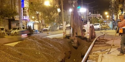 Yüksekova'da Altyapı Çalışmalarında Gece Mesaisi