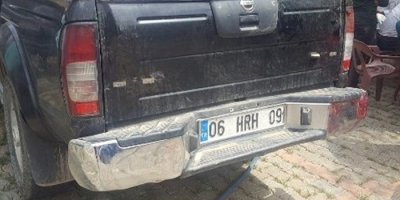 Korumanın aracı battaniyeyle kundaklandı