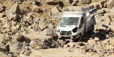 Kamyonet uçuruma yuvarlandı: 5 yaralı