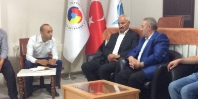 HDP'li Dede Yüksekova'daki STK'ları ziyaret etti