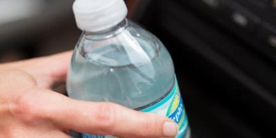 Pet şişeyi sakın arabada böyle bırakmayın!