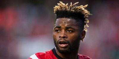 Alex Song ile anlaşma yakın