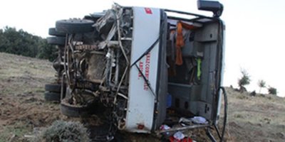 İşçi servisi şarampole yuvarlandı: 26 yaralı
