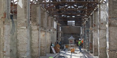 Tarihi peynirciler çarşısında restorasyon sürüyor