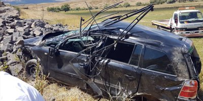 Otomobil şarampole yuvarlandı :4 yaralı