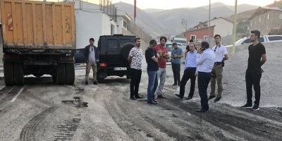 Hakkari'deki mahalleler sıcak asfalta kavuşuyor