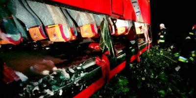 Polonya’da tur otobüsü kaza yaptı: 3 ölü, 51 yaralı