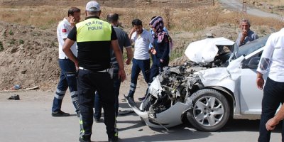 Yüksekova'da trafik kazası