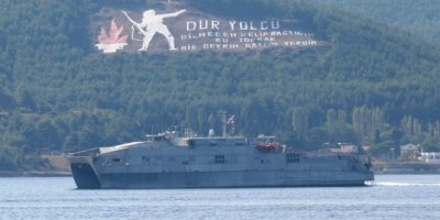 ABD savaş gemisi boğazdan geçti