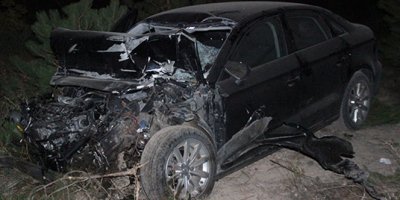 Otomobil tıra arkadan çarptı: 2 ölü