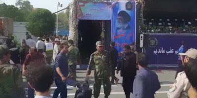 İran'da askeri geçit töreninde silahlı saldırı