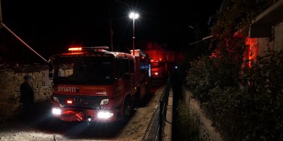 Yaşlı çiftin bulunduğu evde yangın: 1 ölü, 1 yaralı