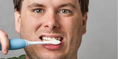 Diş eti kanaması neden olur?