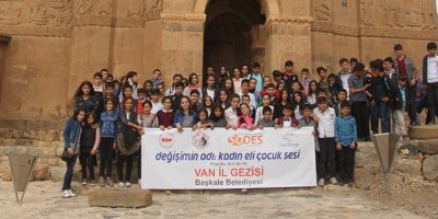 Başkaleli 130 öğrenci Van’ı gezdi