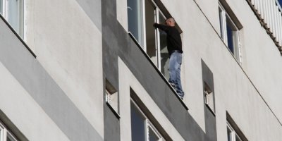 Van’da intihar etmek isteyen genç ikna edildi