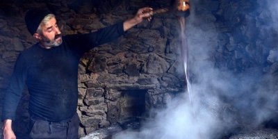 Bir asırlık gelenekle pekmez yapılıyor