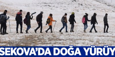 Yüksekovalı öğretmen ve öğrencilerden doğa yürüyüşü