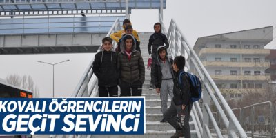Yüksekovalı öğrencilerin üst geçit sevinci