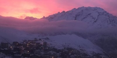 Sümbül Dağı’ndan kenti aydınlatan ilk ışıklar