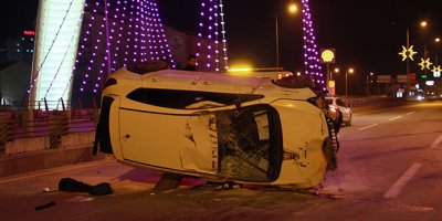 Takla atan otomobilden burunları kanamadan çıktılar