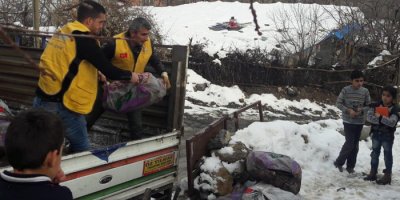 Hakkari’deki ihtiyaç sahibi aileler sevindirildi