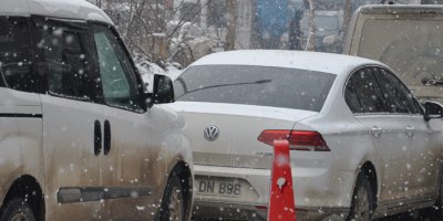 Yüksekova'da kar yağışı